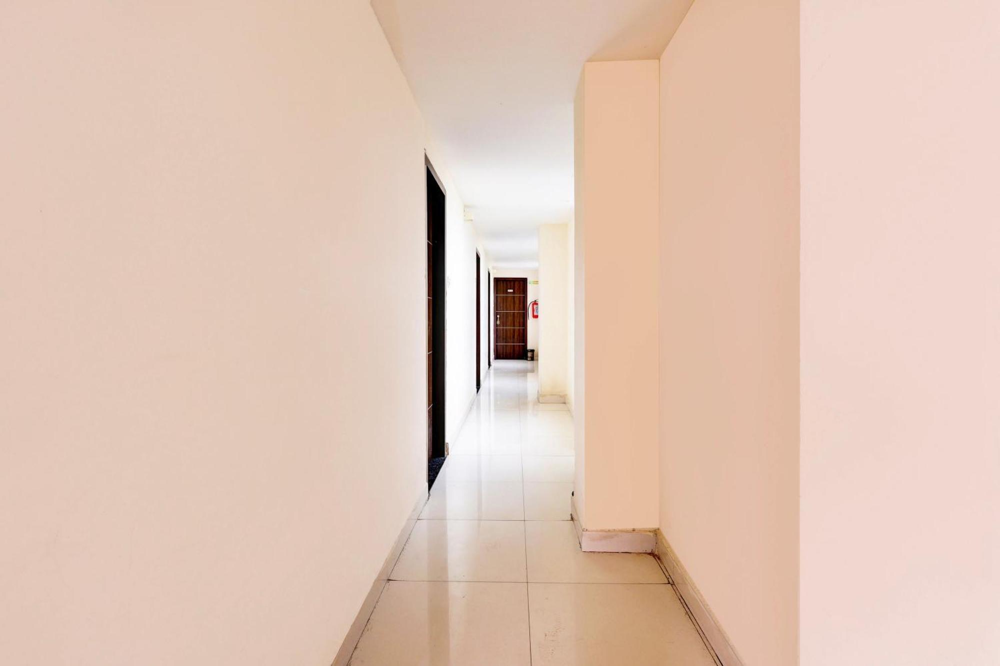 Super Hotel O Mahanadu Formerly Akshaya Bheemas Vijayawāda Extérieur photo