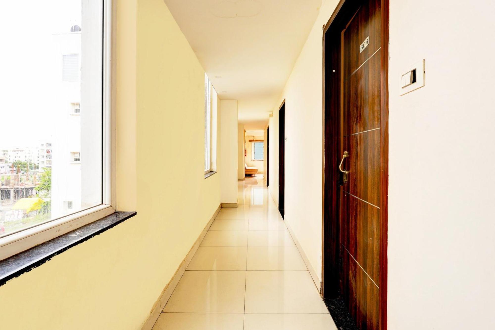 Super Hotel O Mahanadu Formerly Akshaya Bheemas Vijayawāda Extérieur photo